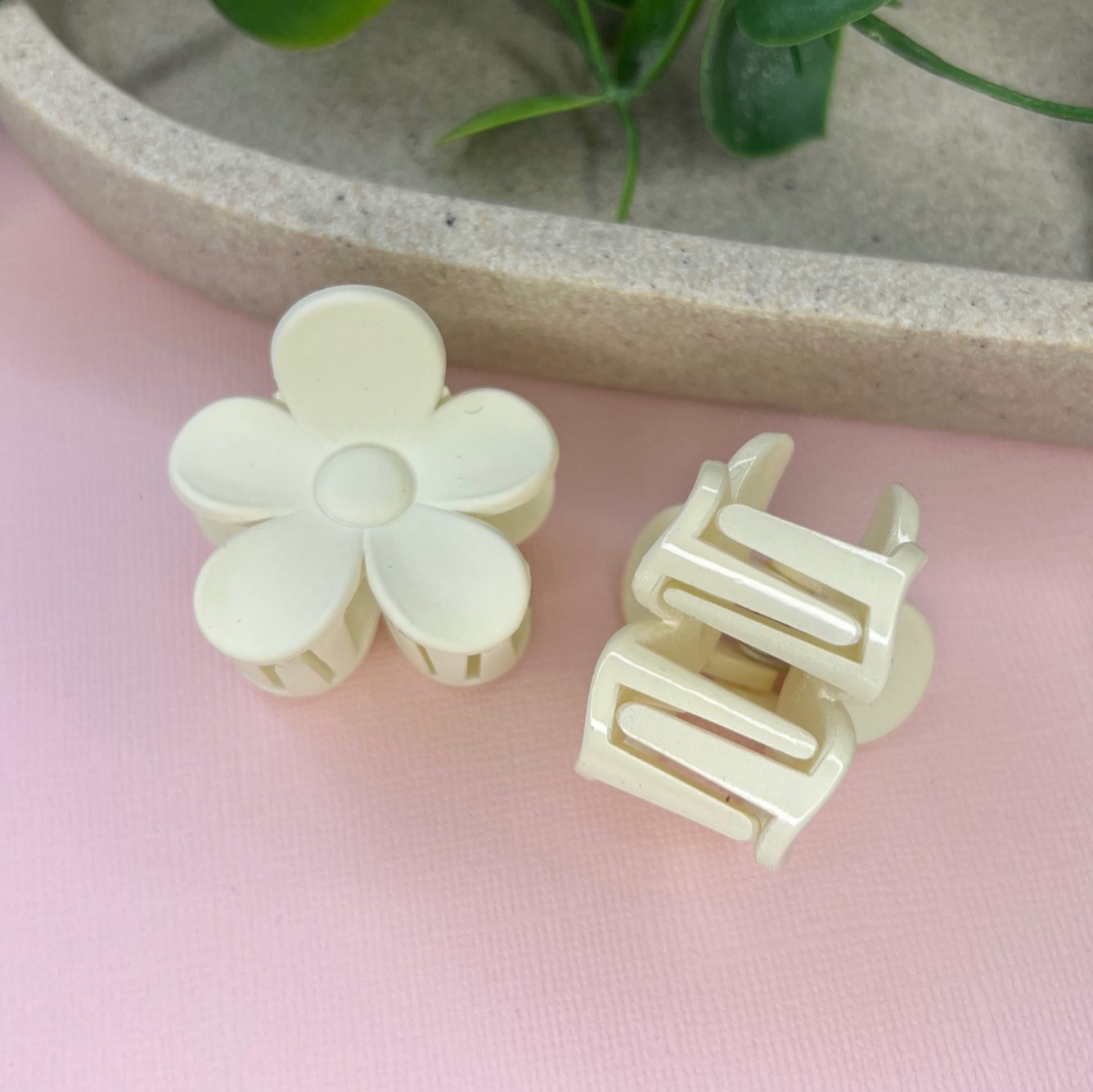 Cream | Mini Daisy Hair Clip