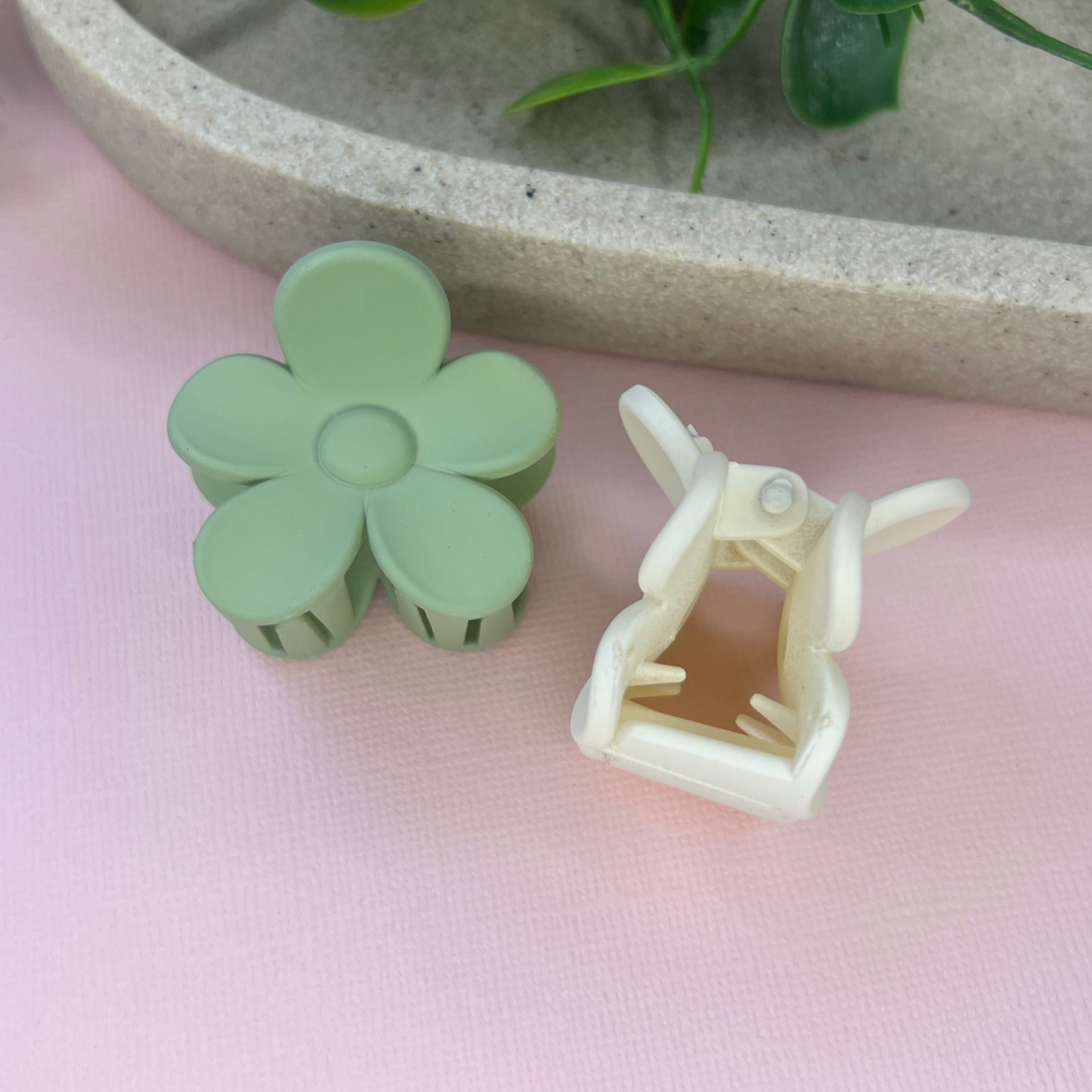 Mint Green | Mini Daisy Hair Clip