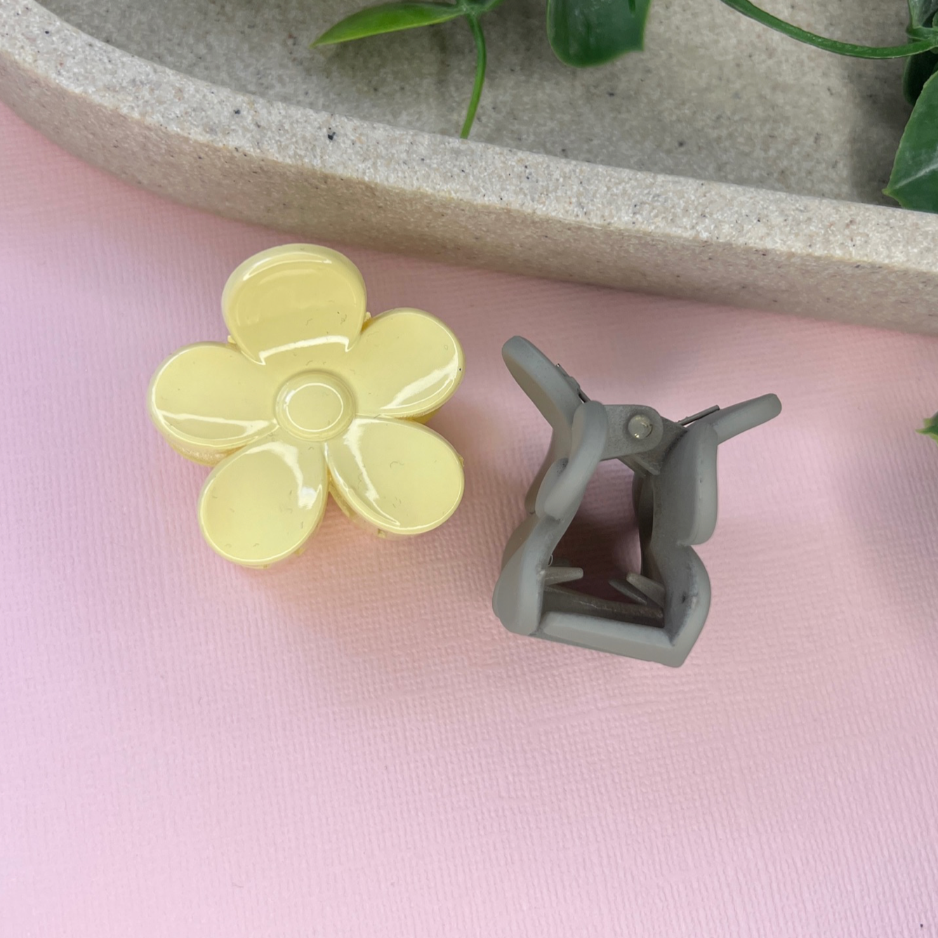 Beige | Mini Daisy Hair Clip