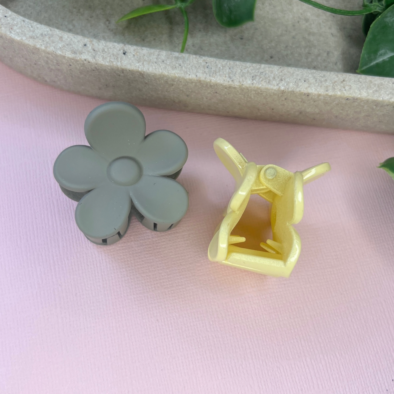 Latte | Mini Daisy Hair Clip