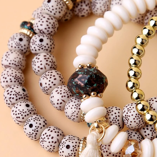 Beige | Charm Beaded Bracelet