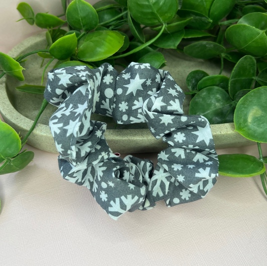 Snow Flakes | Christmas Scrunchie