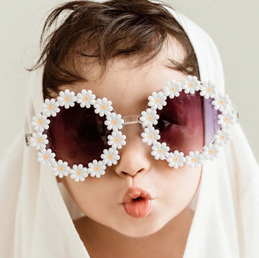 White | Daisy Sunglasses